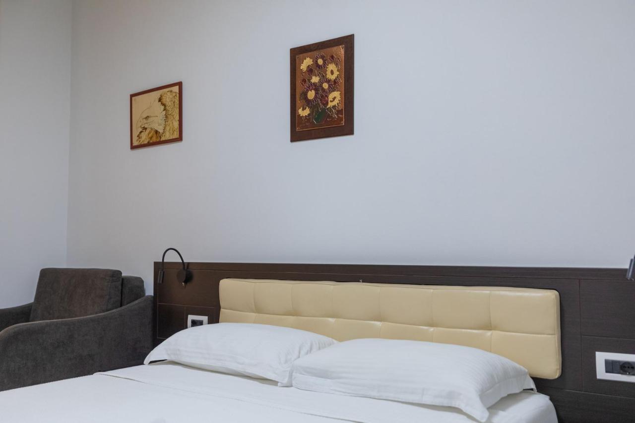 Hotel Pirro Vlorë 외부 사진