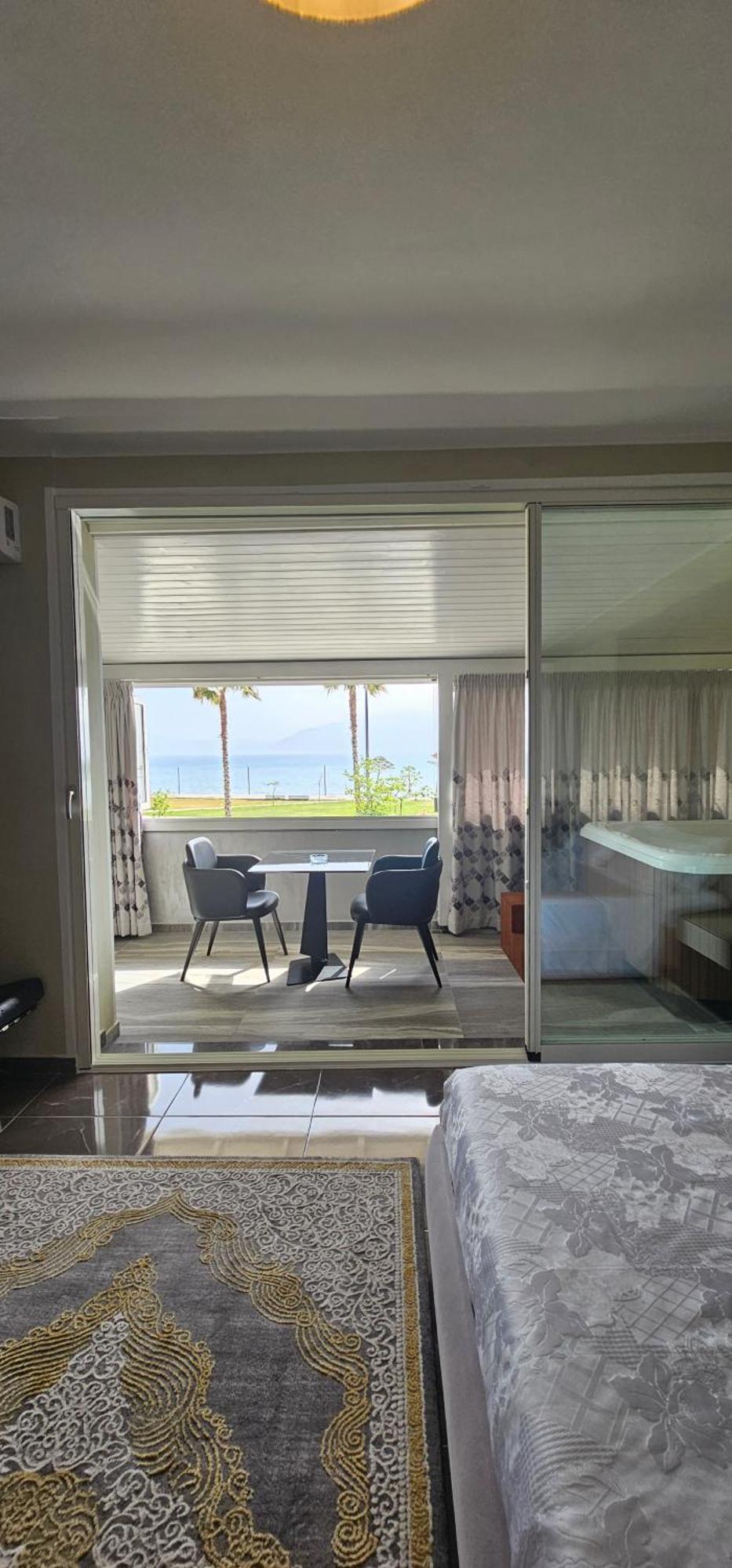 Hotel Pirro Vlorë 외부 사진