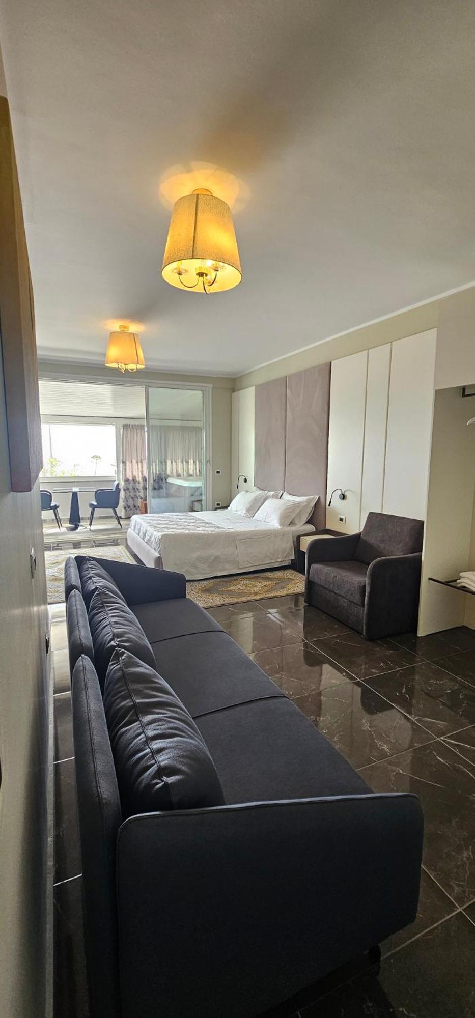 Hotel Pirro Vlorë 객실 사진